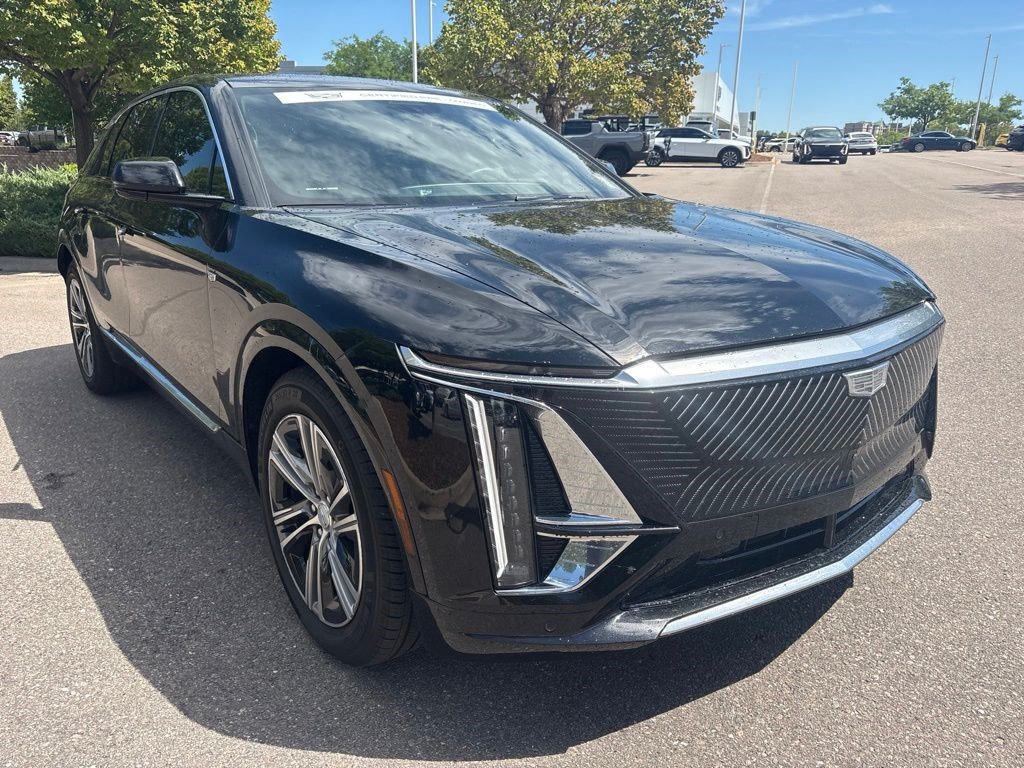 Certified 2024 Cadillac Lyriq Luxury AWD/4WD image 8