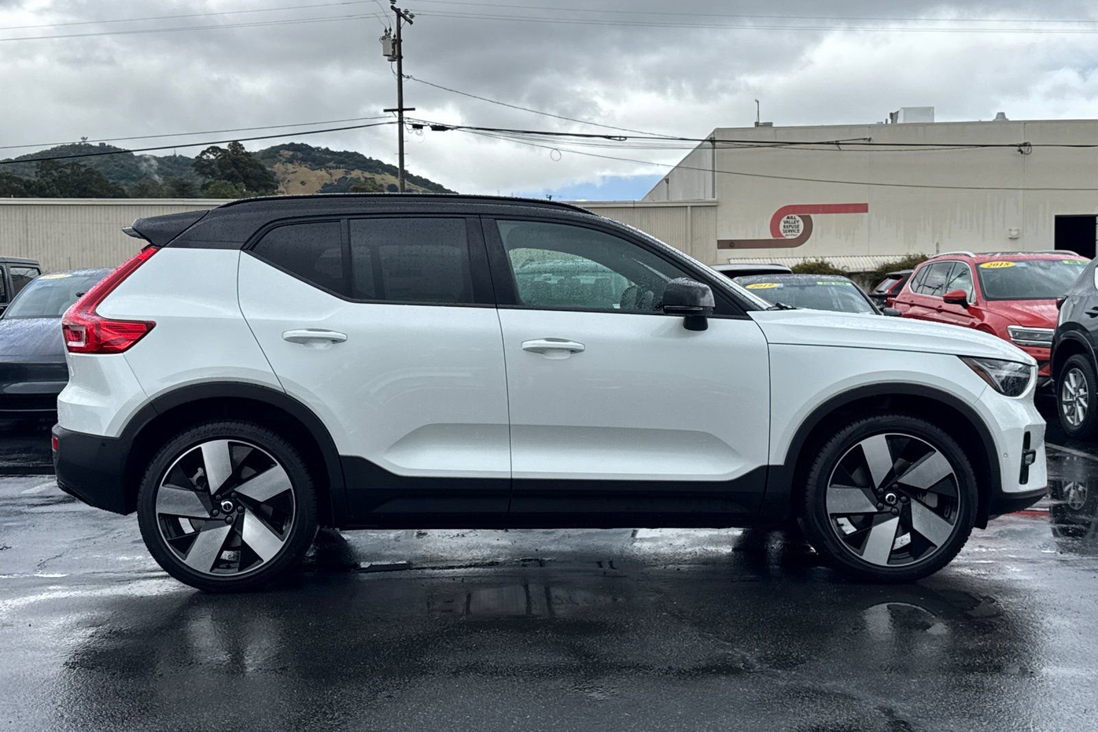 New 2026 Volvo EX40 Plus w/ Climate Package image 8