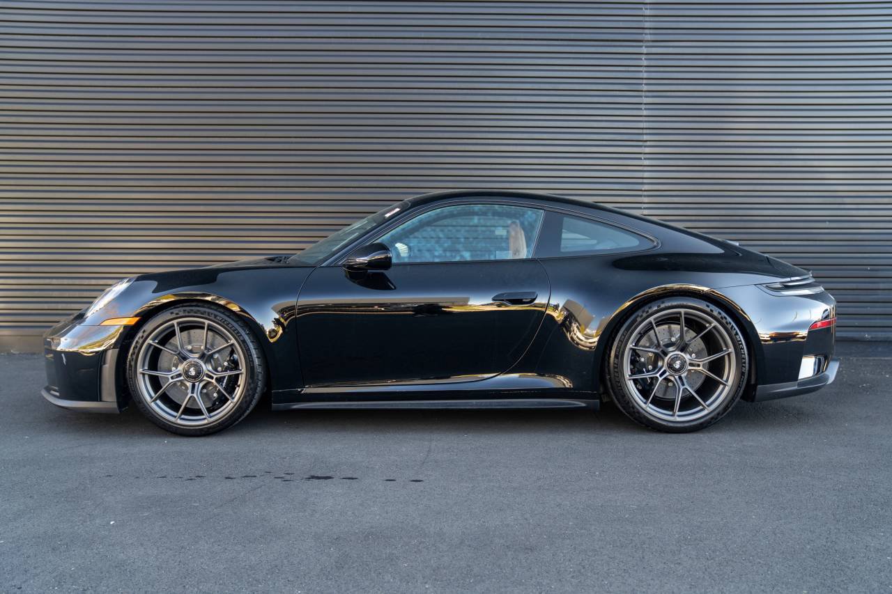New 2026 Porsche 911 GT3 RWD image 2
