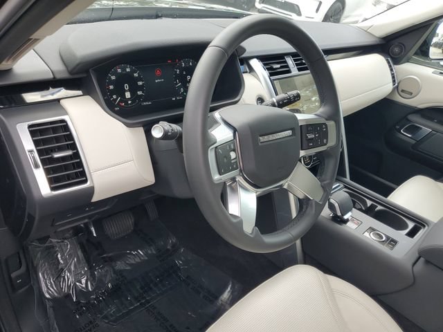 Certified 2025 Land Rover Discovery S AWD/4WD image 16