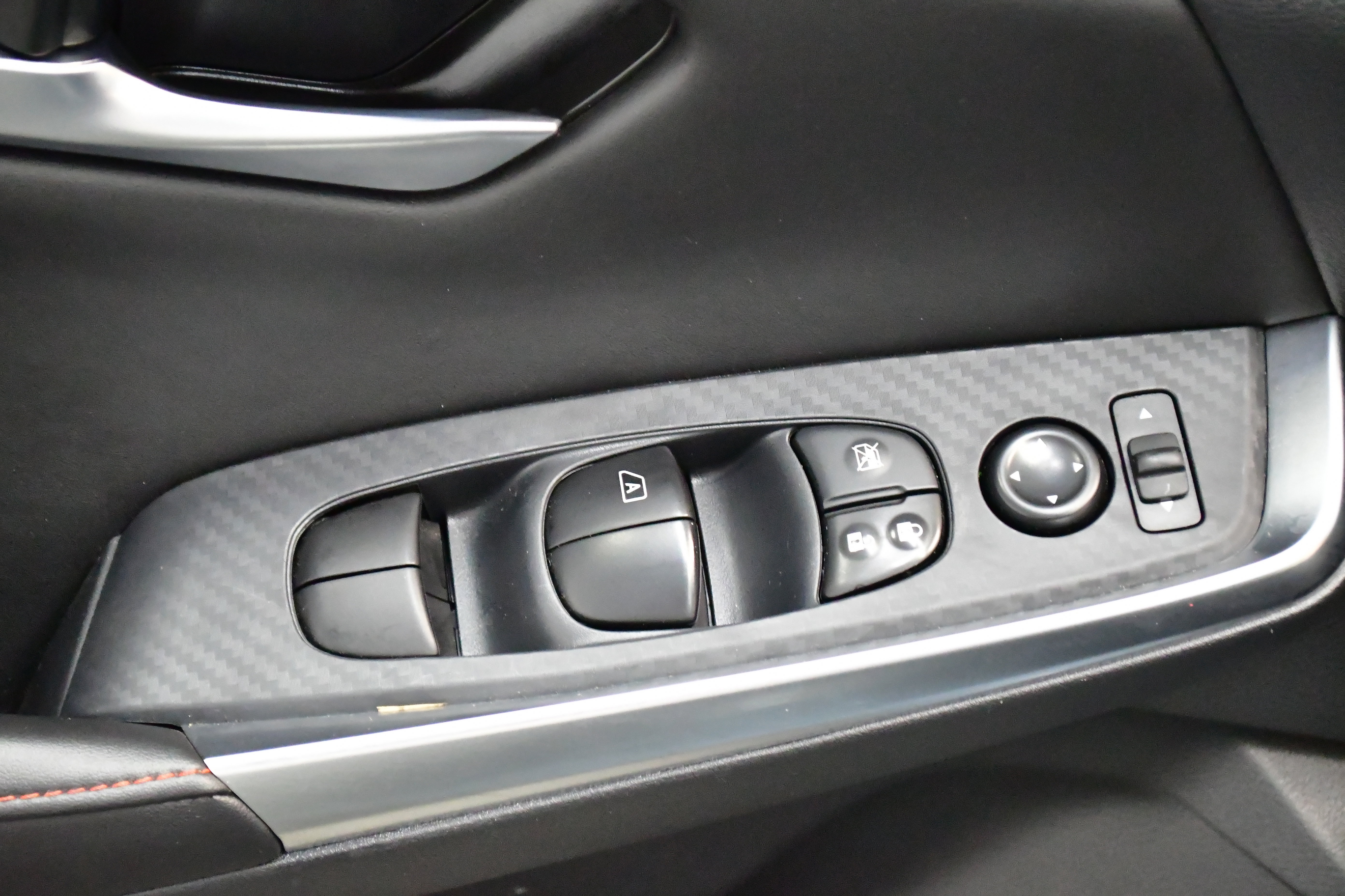 Used 2025 Nissan Sentra SR w/ SR Premium Package image 16