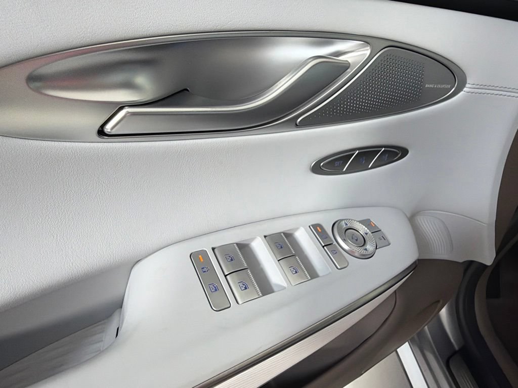 New 2027 Genesis GV70 2.5T Advanced AWD/4WD image 13