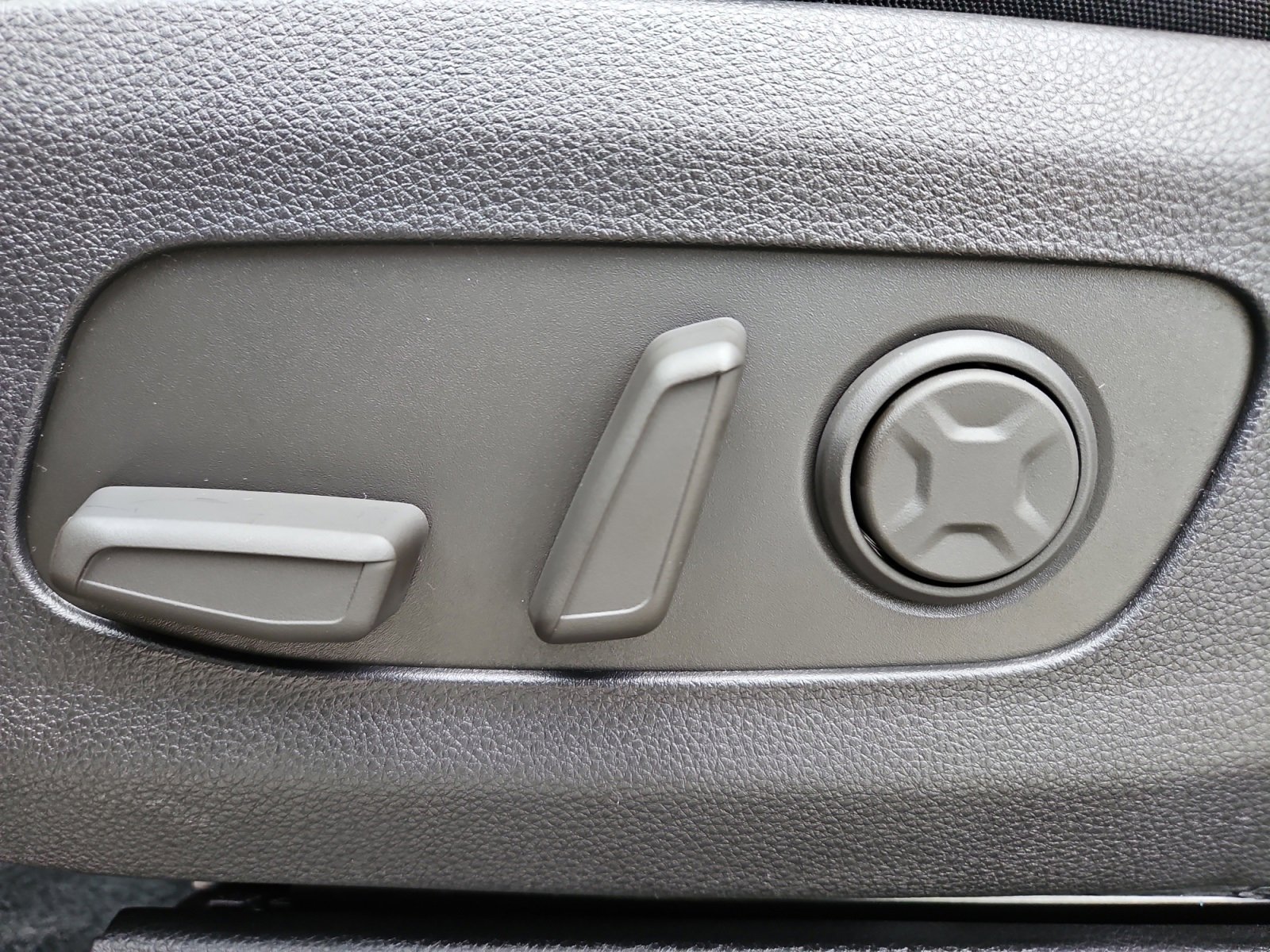 New 2026 Kia Carnival EX image 21
