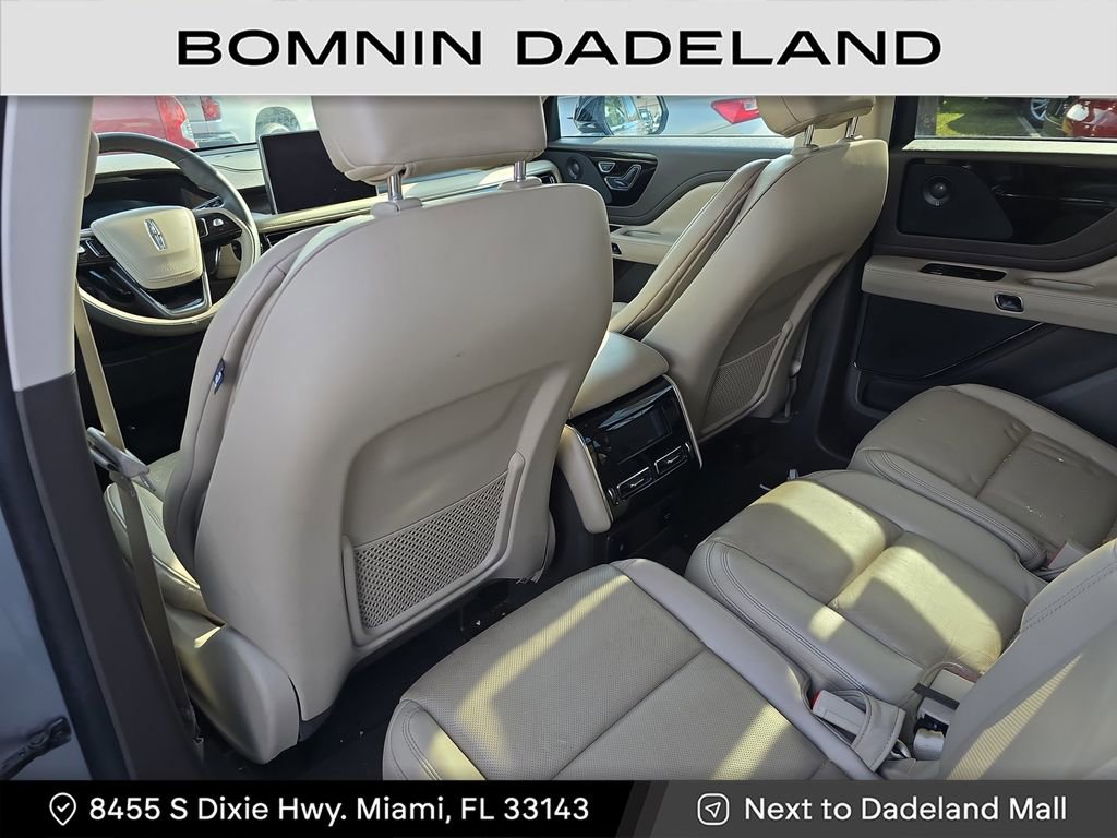 Used 2023 Lincoln Aviator Reserve image 11