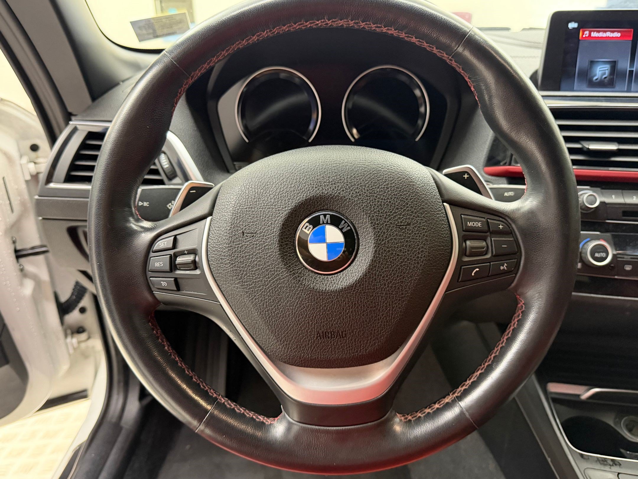 Used 2020 BMW 230i Convertible w/ Premium Package RWD image 11