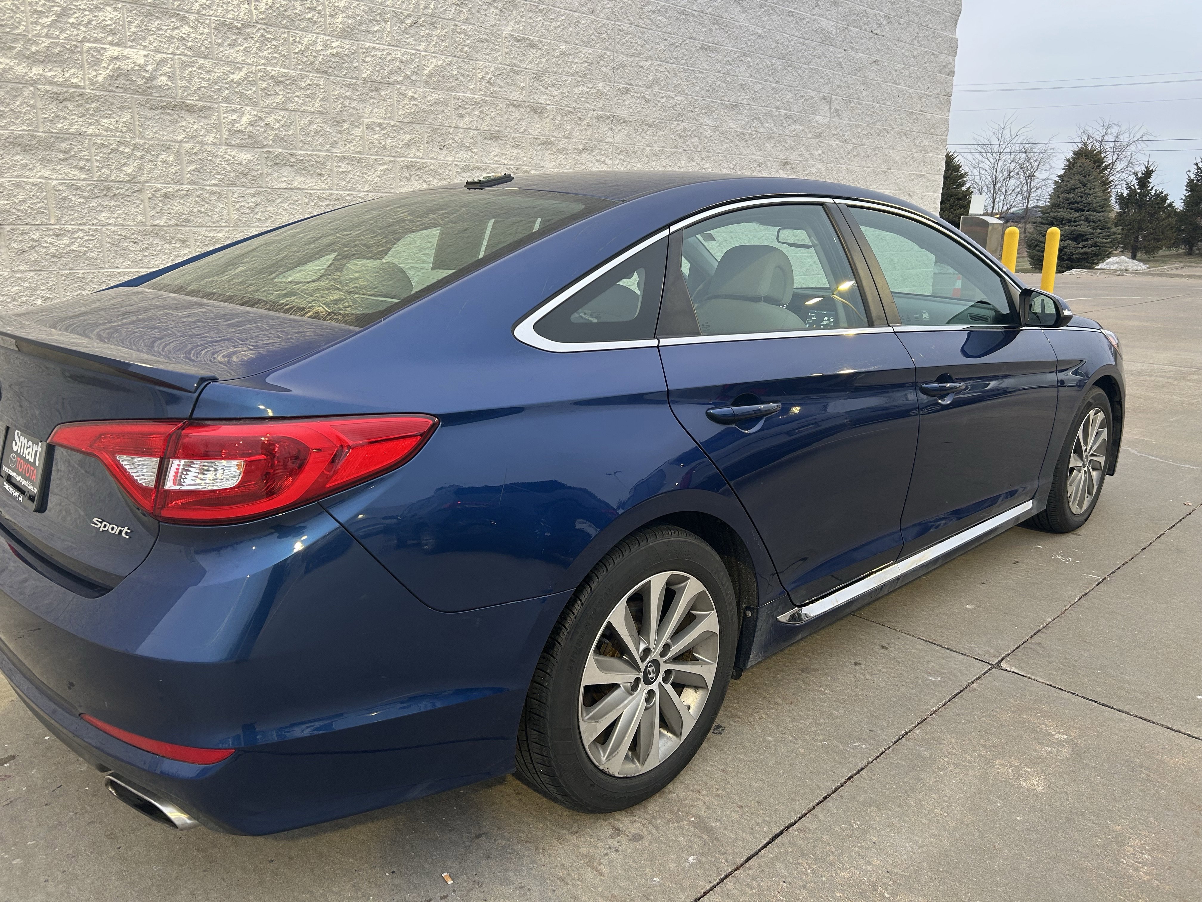 Used 2016 Hyundai Sonata Sport w/ Cargo Package image 5