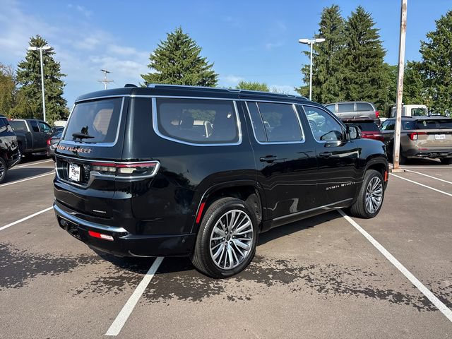 Used 2022 Jeep Grand Wagoneer Series III AWD/4WD image 32