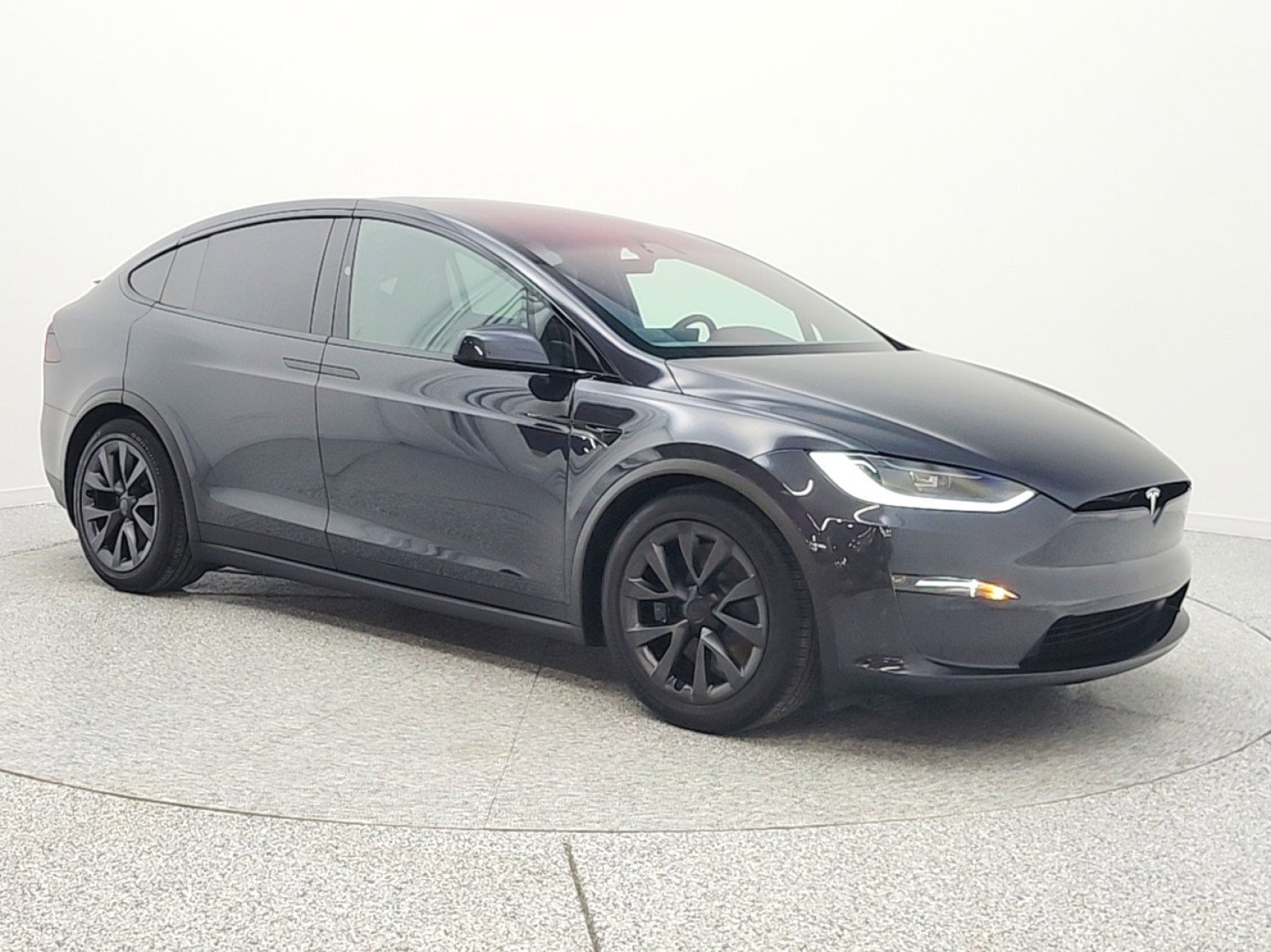 Used 2024 Tesla Model X image 3