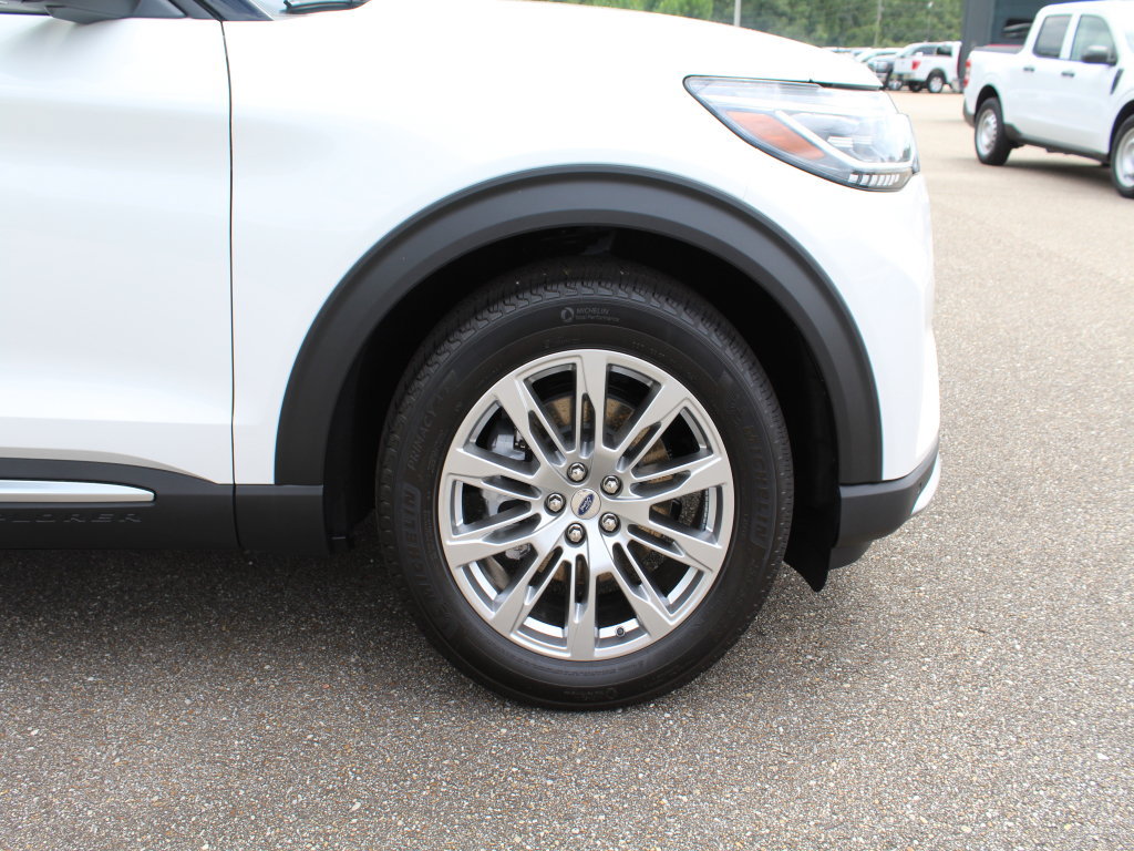 New 2026 Ford Explorer Platinum RWD image 8