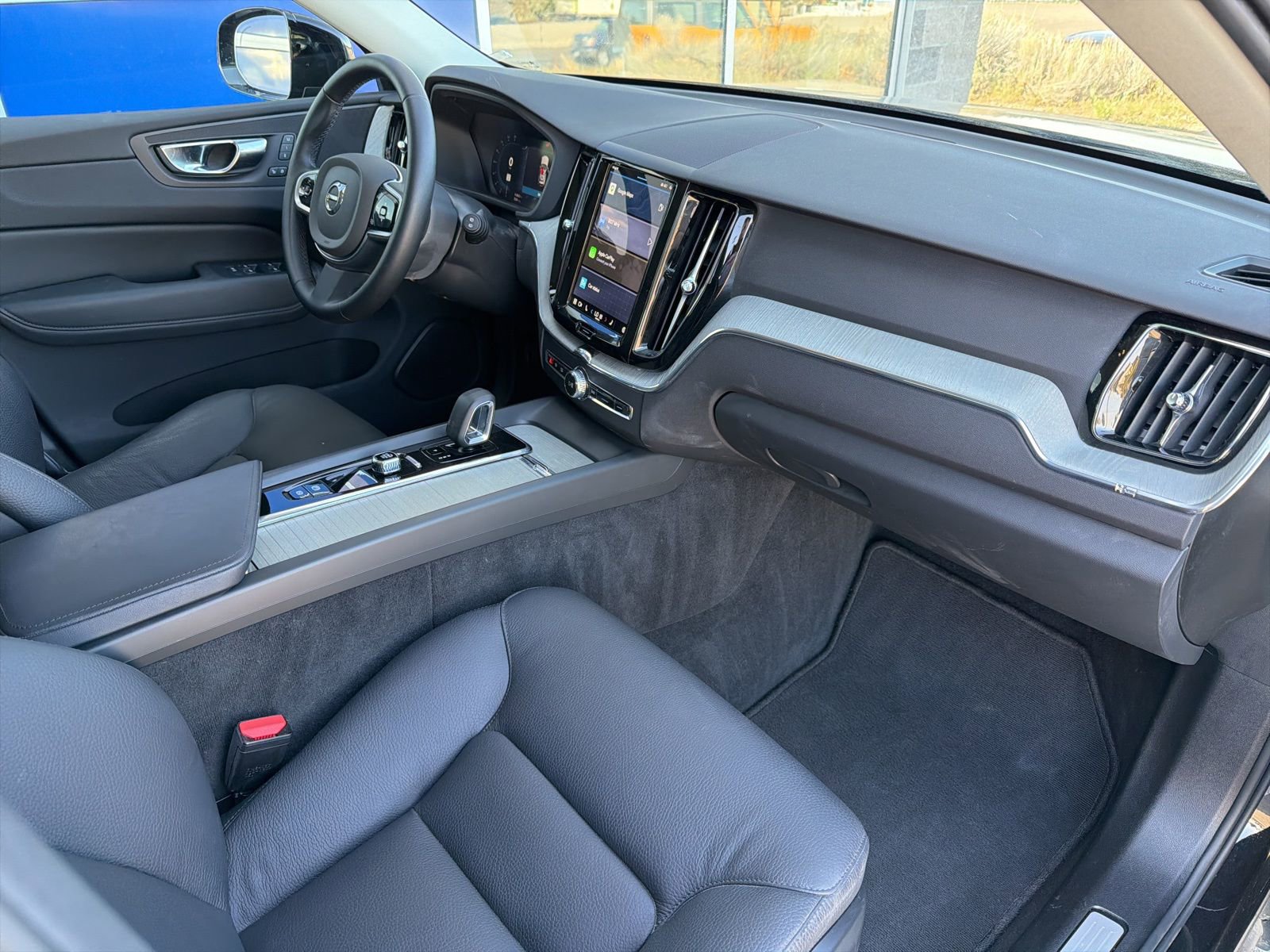 Used 2025 Volvo XC60 B5 Plus AWD/4WD image 27