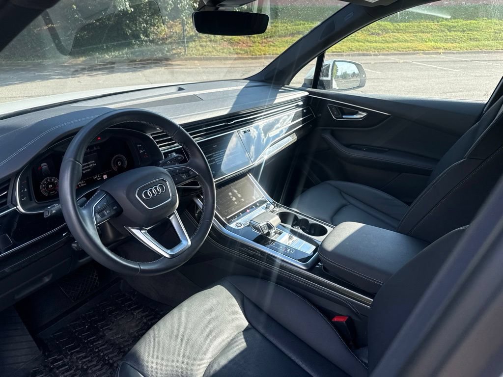 Used 2025 Audi Q7 3.0T Premium Plus w/ Premium Plus Package AWD/4WD image 11