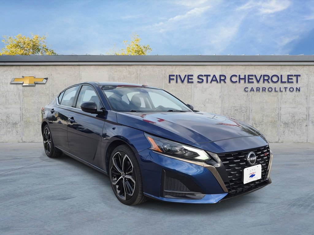 Used 2024 Nissan Altima 2.5 SR image 1