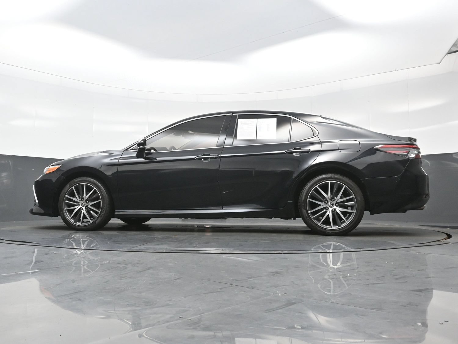 Used 2022 Toyota Camry XLE FWD image 27