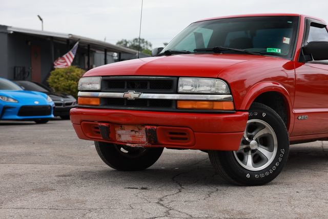 Used 2000 Chevrolet S10 Pickup LS w/ Preferred Equipment Group RWD image 25