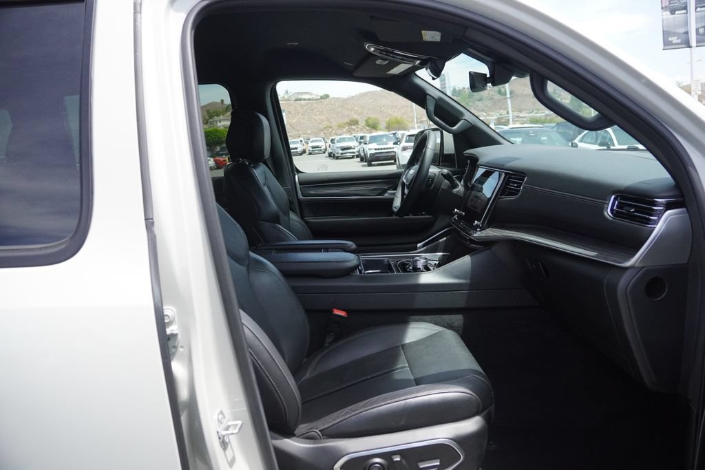 Certified 2022 Jeep Wagoneer Series II RWD image 30