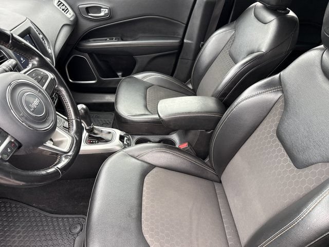 Used 2020 Jeep Compass Latitude w/ Cold Weather Group AWD/4WD image 13
