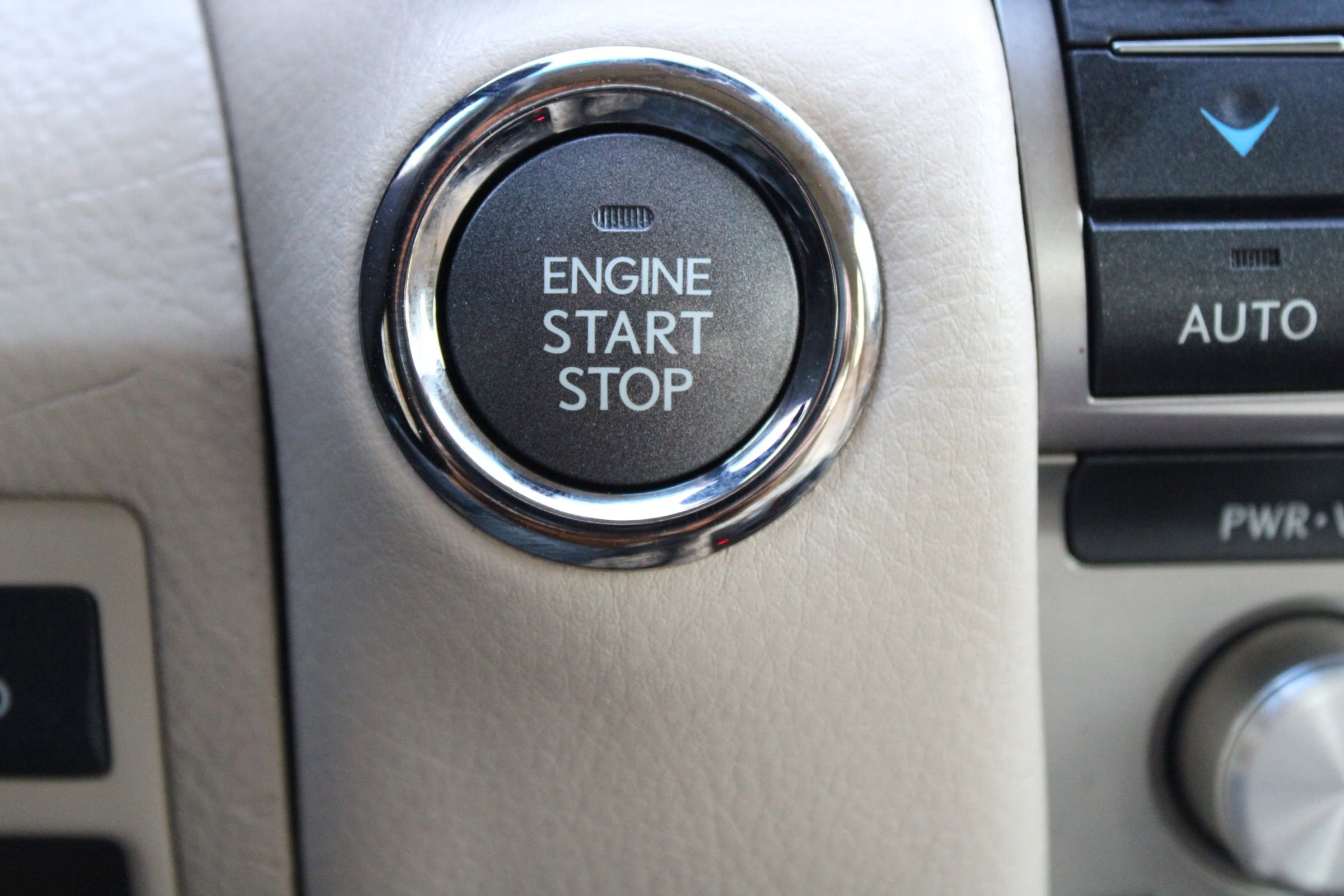 Used 2013 Lexus LS 460 image 18