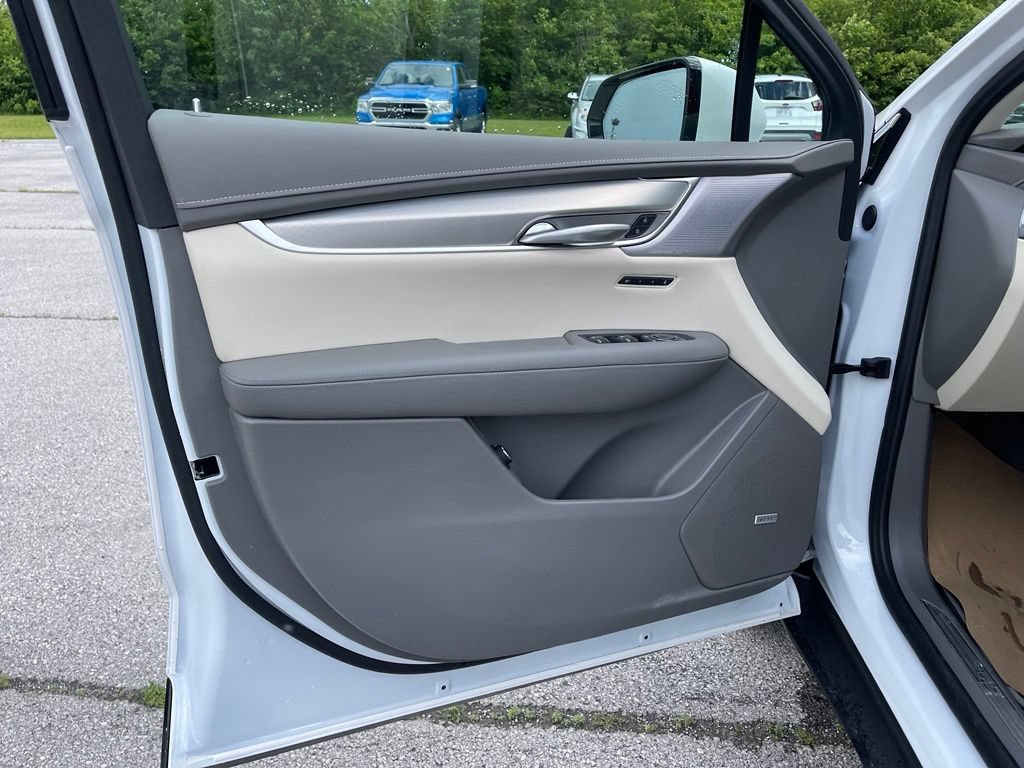 Used 2026 Cadillac XT5 Premium Luxury w/ LPO, Floor Liner Package AWD/4WD image 14