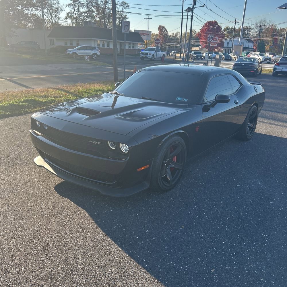 Used 2016 Dodge Challenger SRT Hellcat image 3