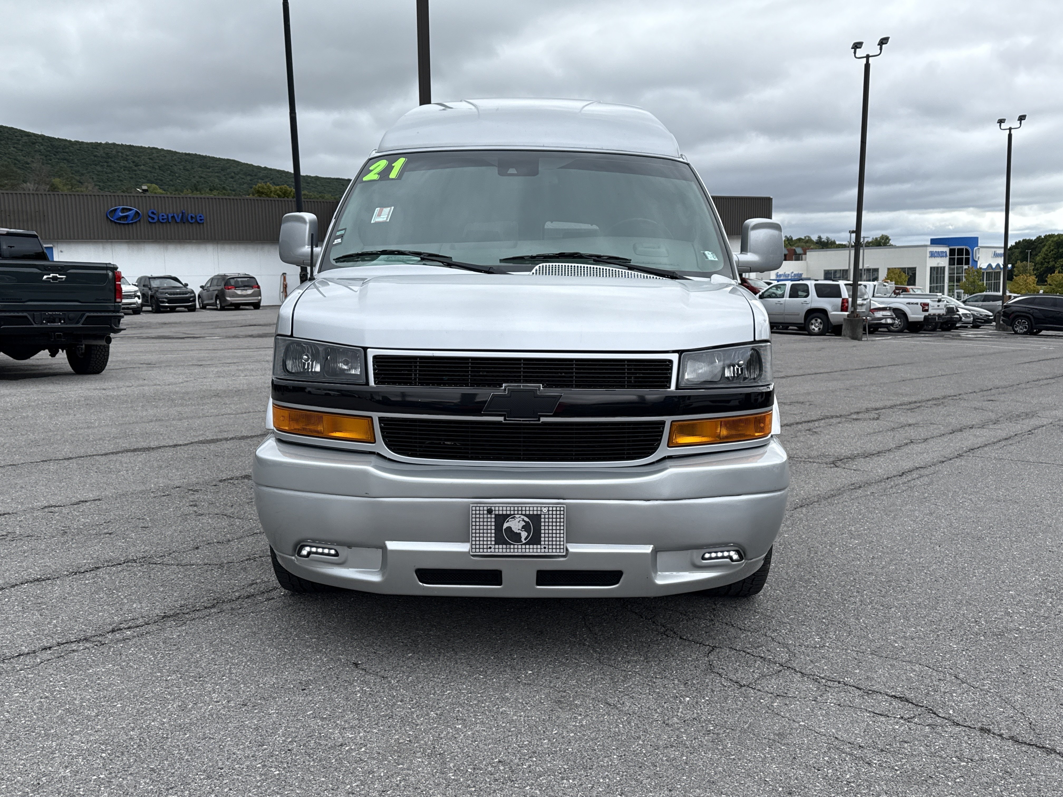 Used 2021 Chevrolet Express 2500 LS w/ Enhanced Convenience Package RWD image 9