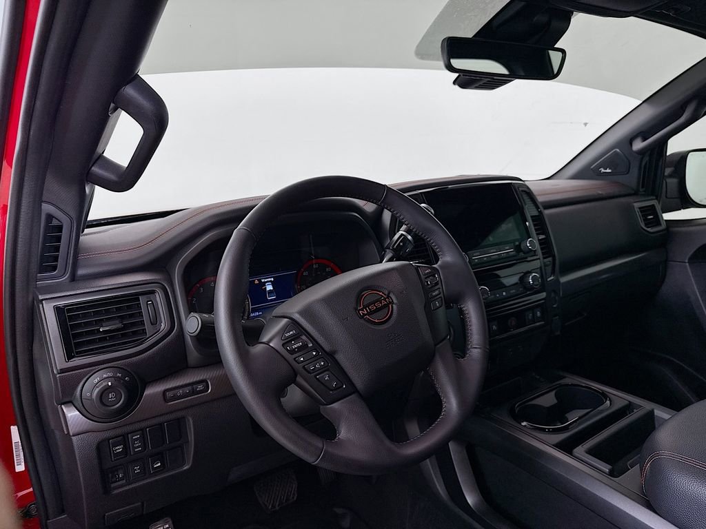 Used 2024 Nissan Titan PRO-4X w/ Pro-4x Convenience Package image 9