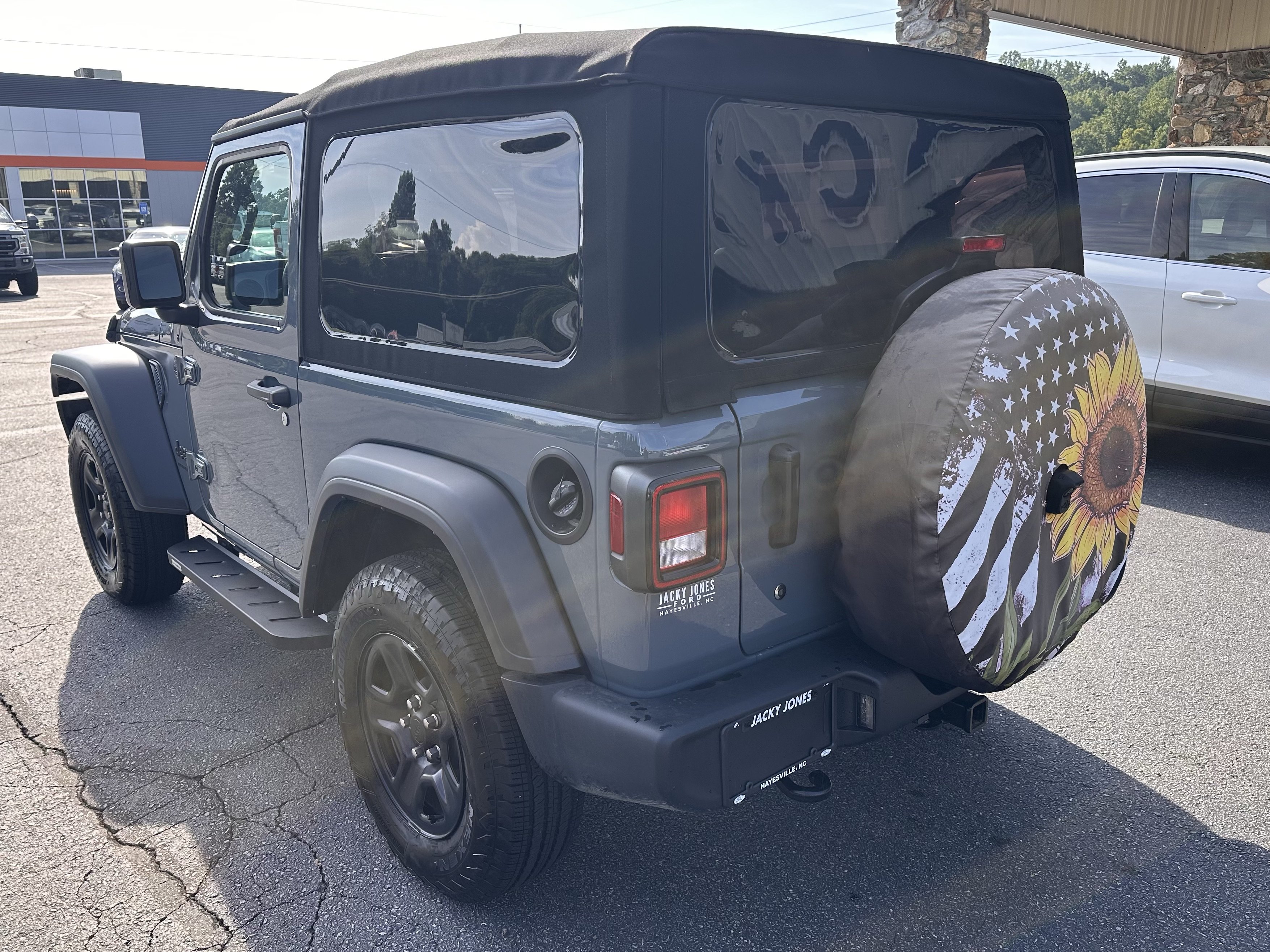 Used 2024 Jeep Wrangler Sport AWD/4WD image 8