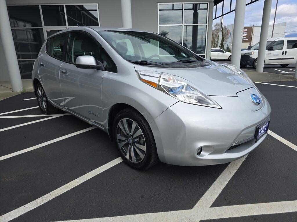 Used 2013 Nissan Leaf SL w/ Premium Pkg image 3