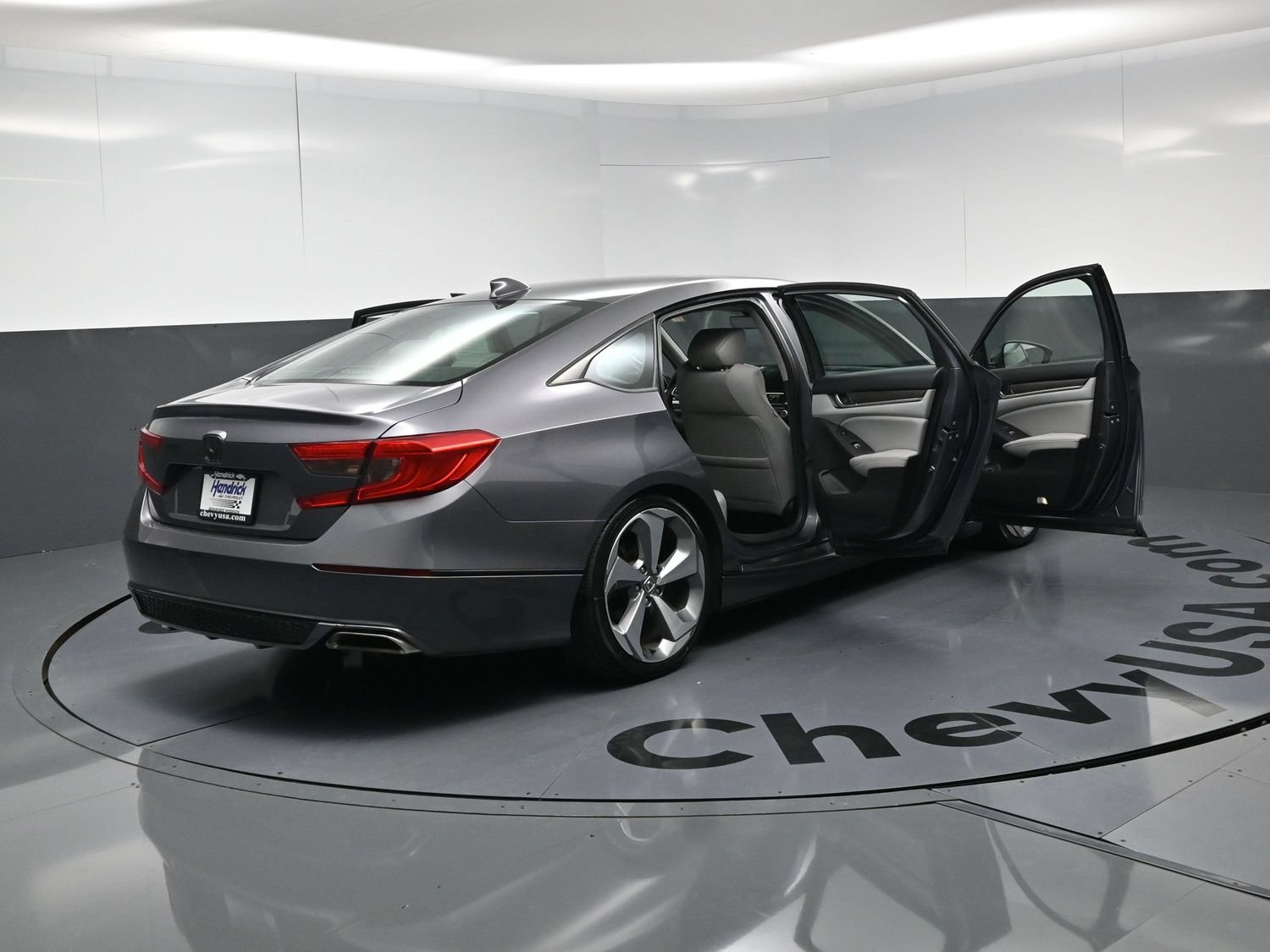 Used 2018 Honda Accord Touring image 24