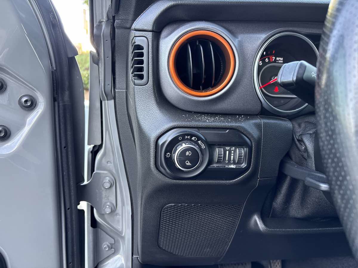 Used 2021 Jeep Gladiator Mojave AWD/4WD image 22