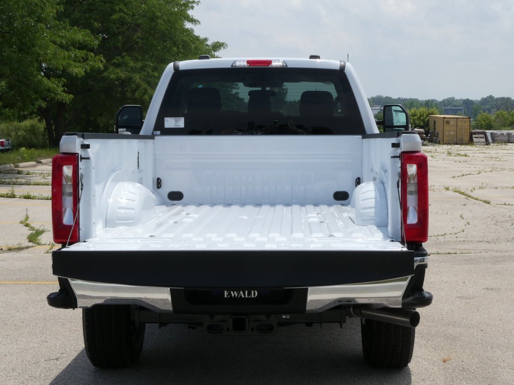 New 2025 Ford F350 XLT w/ FX4 Off-Road Package image 23