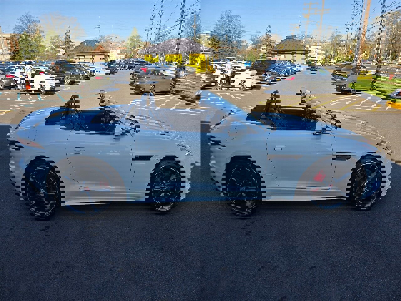 Used 2018 Jaguar F-TYPE R image 32