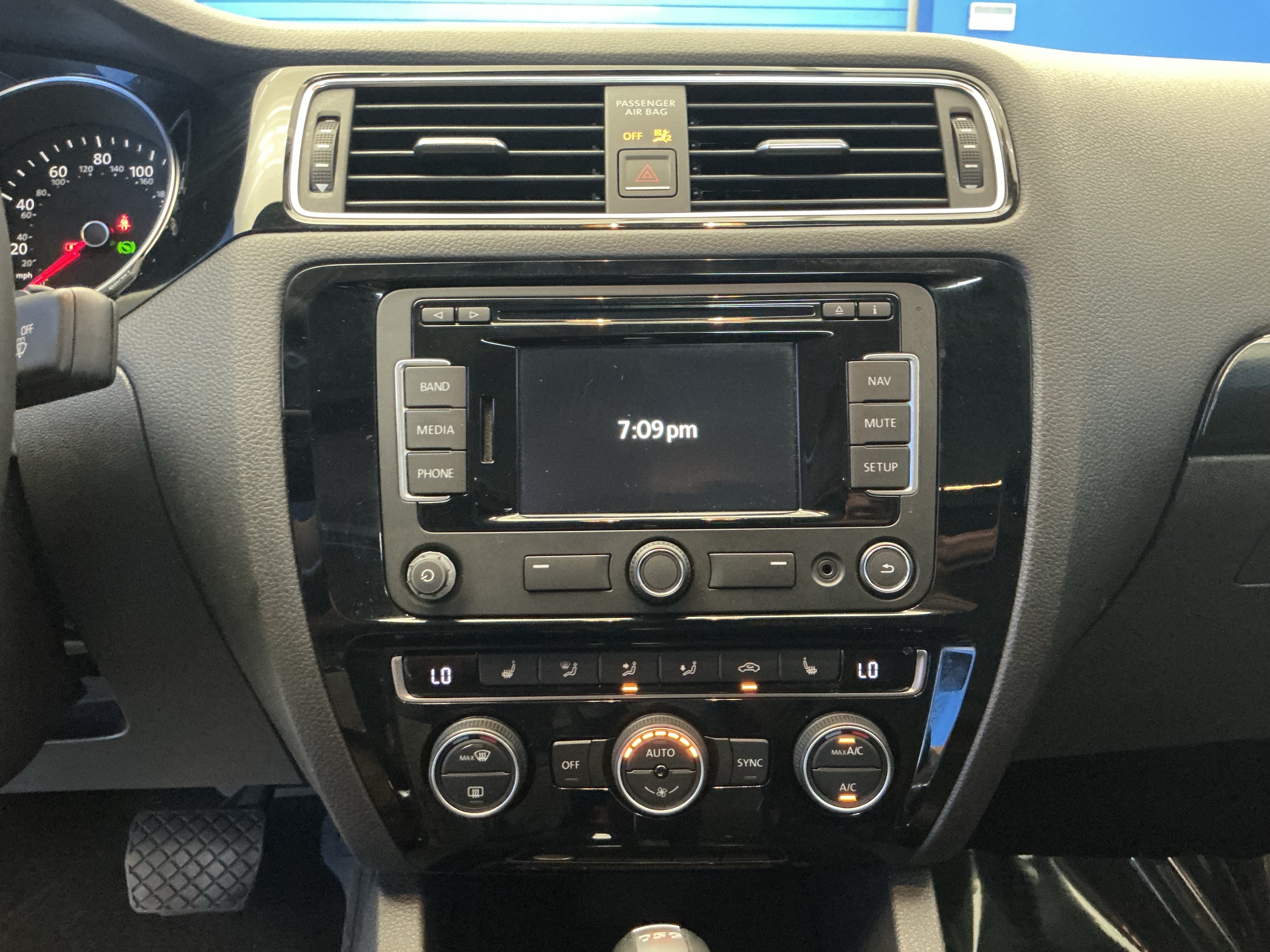 Used 2015 Volkswagen Jetta TDI SEL FWD image 19