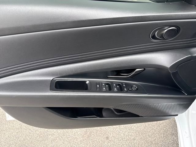 Used 2025 Hyundai Elantra Sport image 8