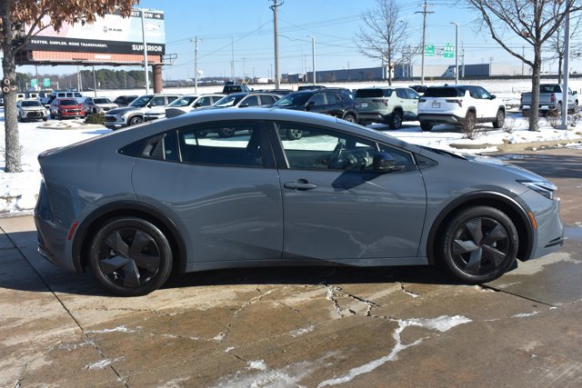Used 2023 Toyota Prius LE image 4