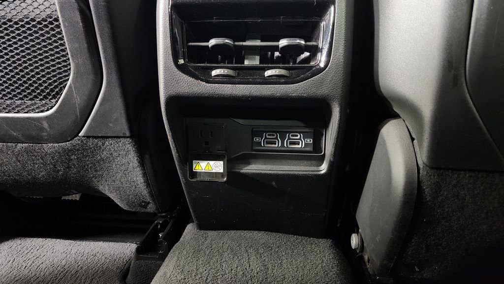 Used 2023 Jeep Grand Cherokee Altitude image 30