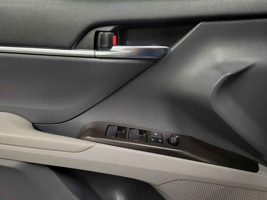 Used 2023 Toyota Camry LE image 19