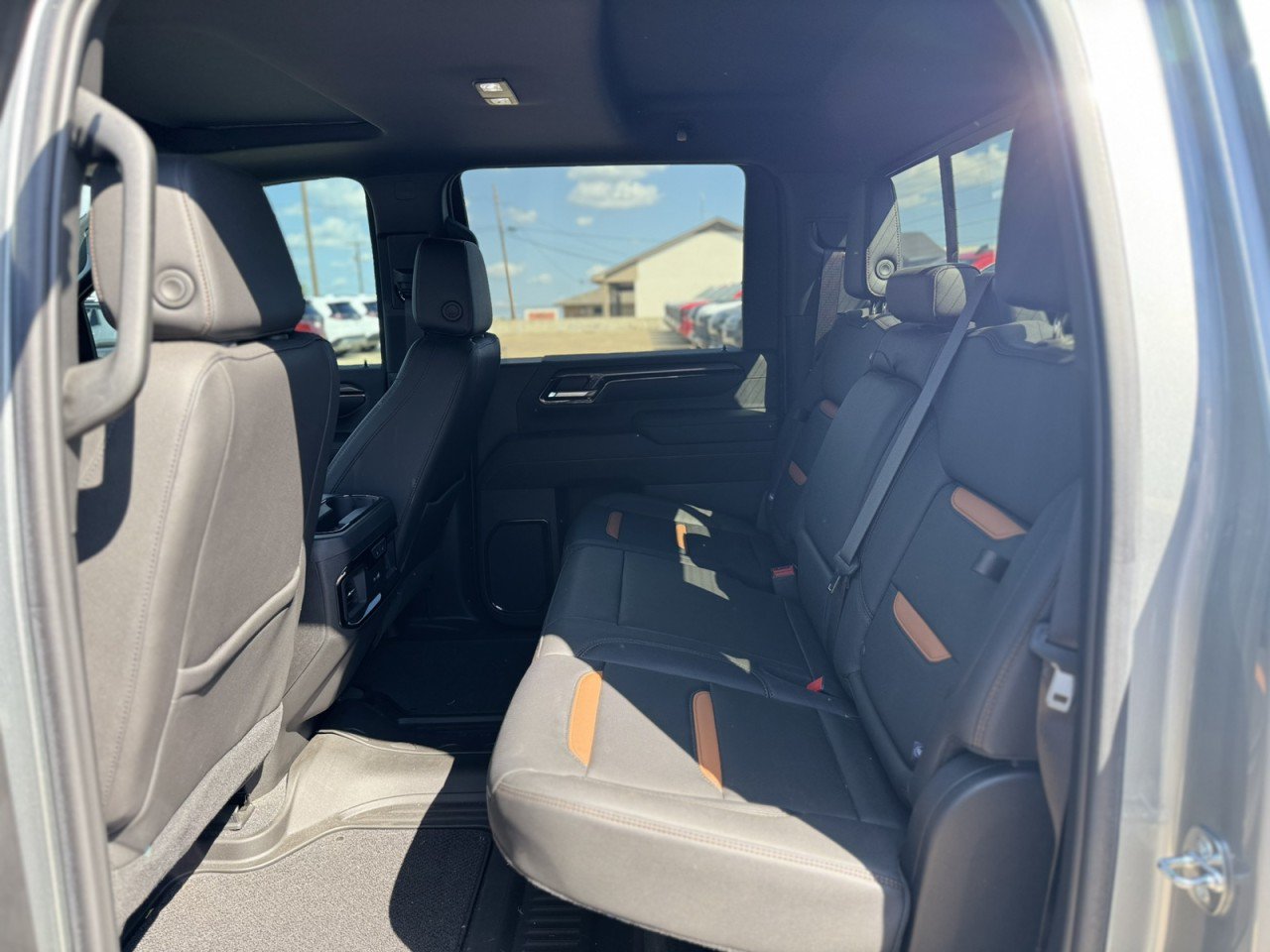 Used 2024 GMC Sierra 2500 AT4 w/ AT4 Premium Plus Package AWD/4WD image 7