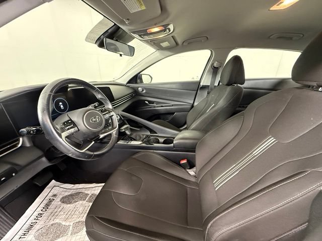 Used 2023 Hyundai Elantra SEL w/ Convenience Package FWD image 16