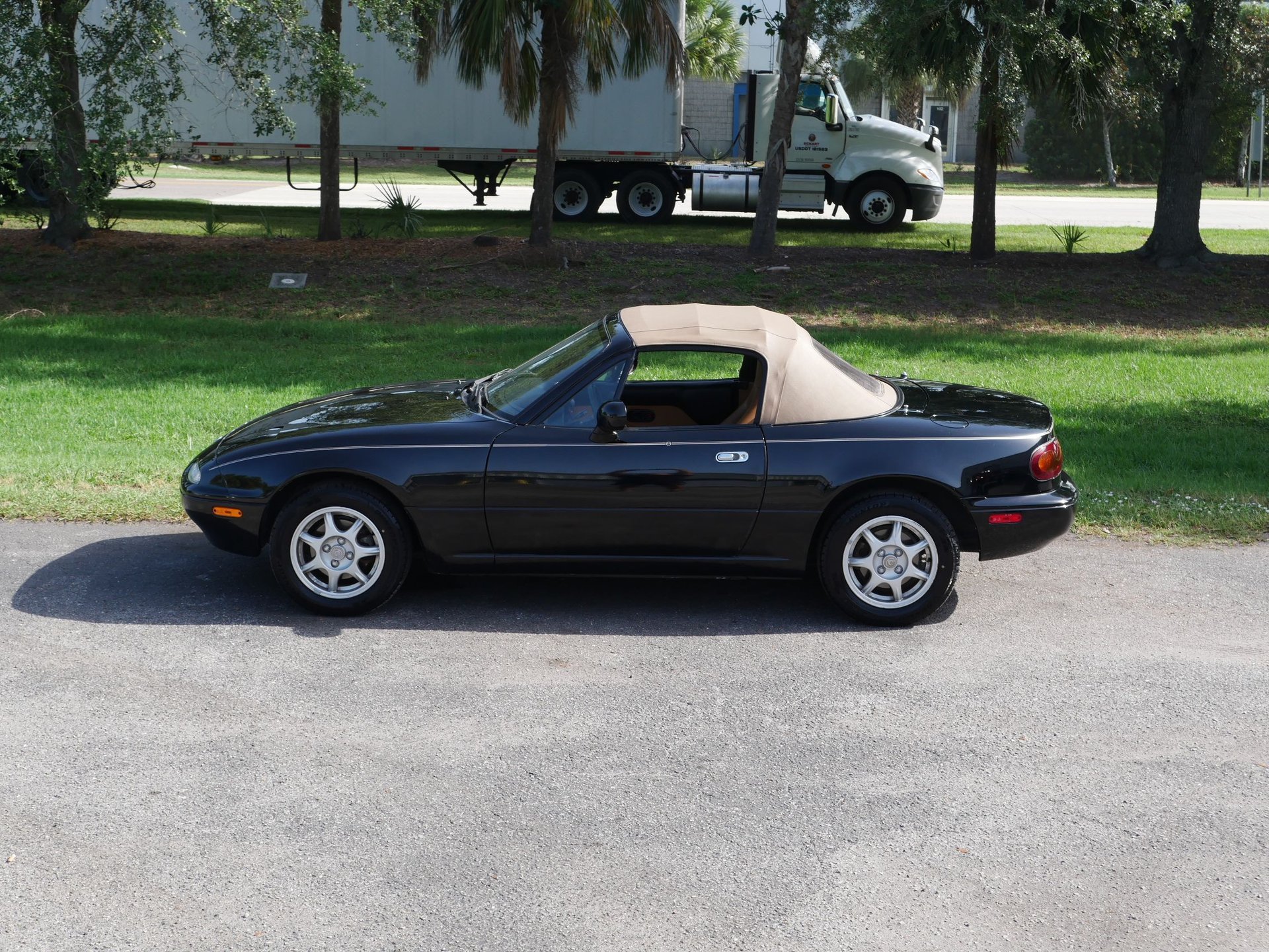 Used 1997 MAZDA MX-5 Miata RWD image 93