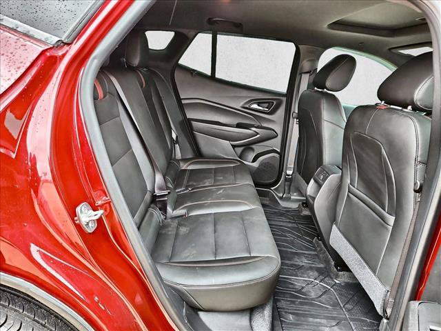 Used 2024 Chevrolet Trax RS w/ Sunroof Package FWD image 20