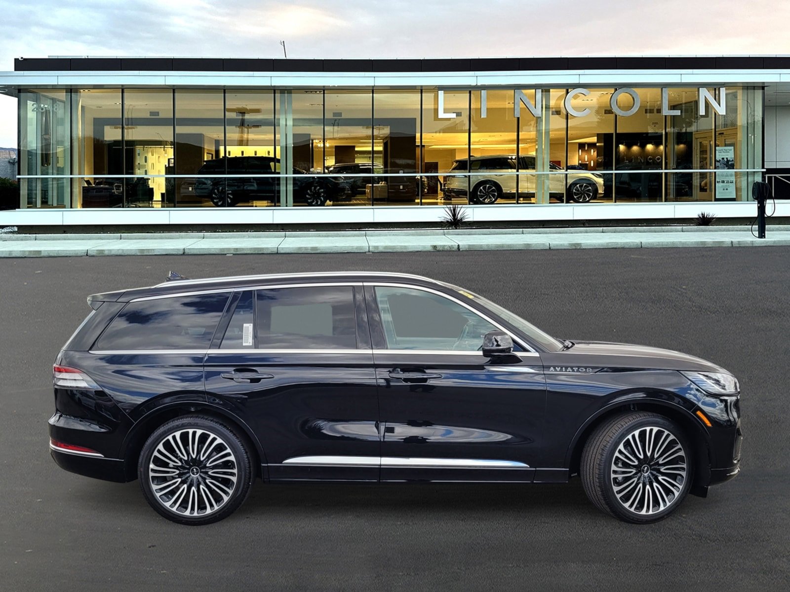 New 2025 Lincoln Aviator Black Label image 4