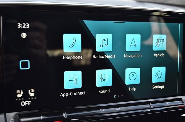 New 2026 Volkswagen Atlas Cross Sport SE image 14