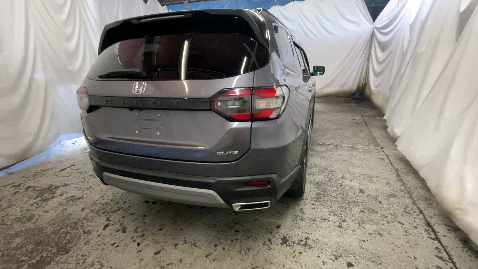Used 2025 Honda Pilot Elite image 7