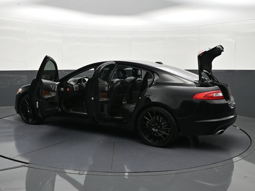 Used 2011 Jaguar XF Premium RWD image 41