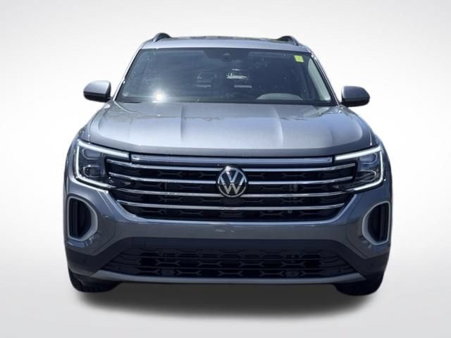 Used 2025 Volkswagen Atlas SE AWD/4WD image 2
