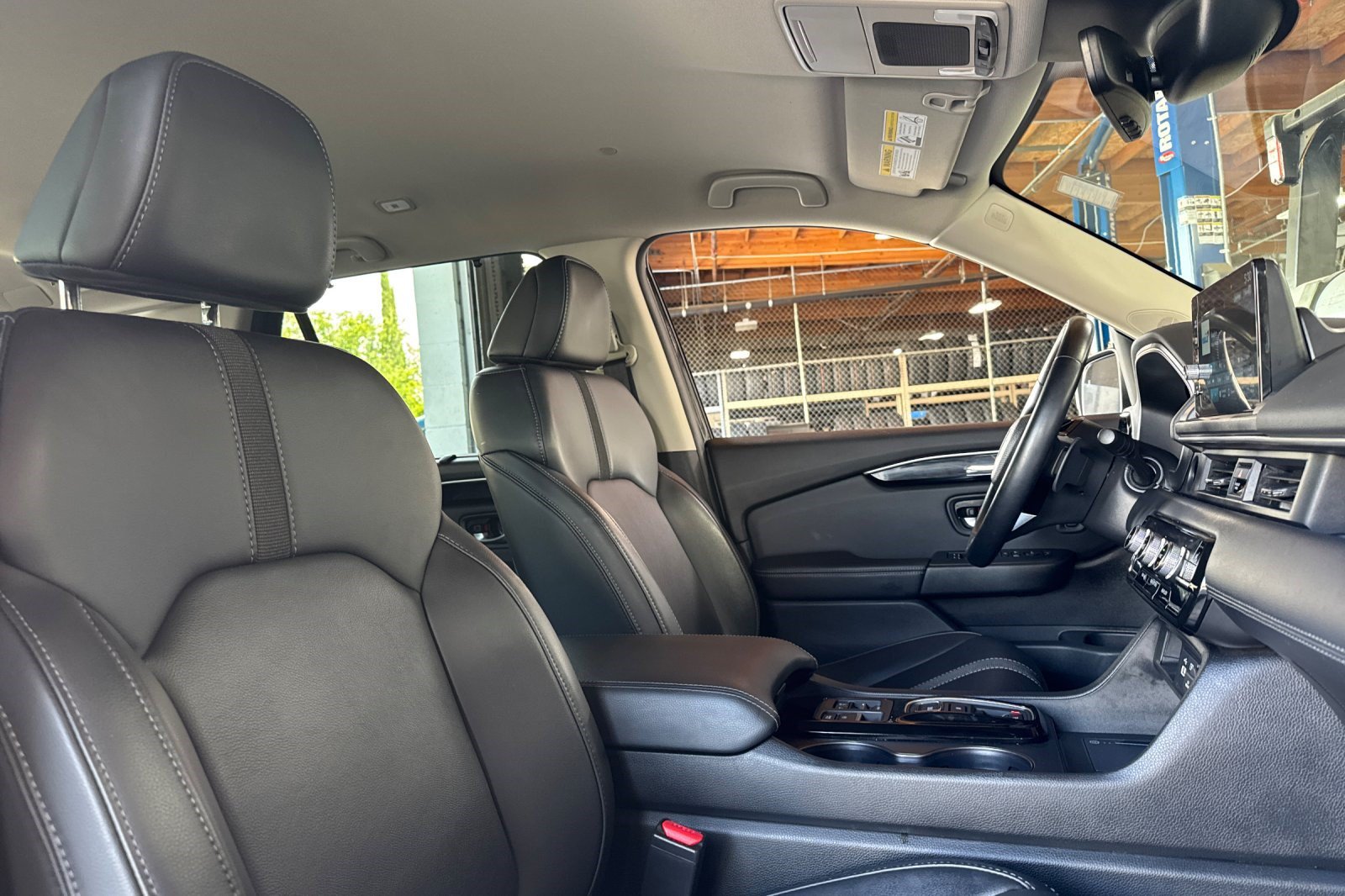 Certified 2025 Honda Pilot EX-L image 27