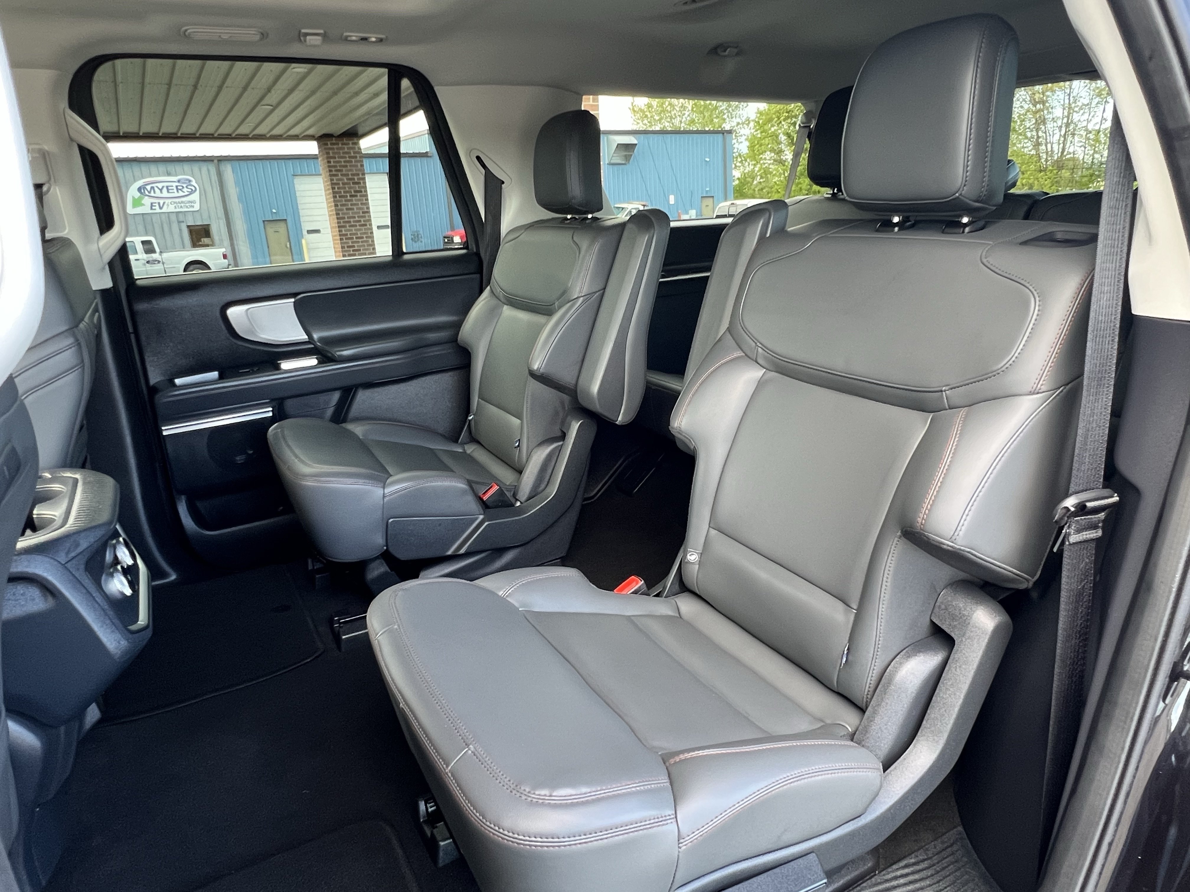 Used 2025 Ford Expedition Max Active AWD/4WD image 26