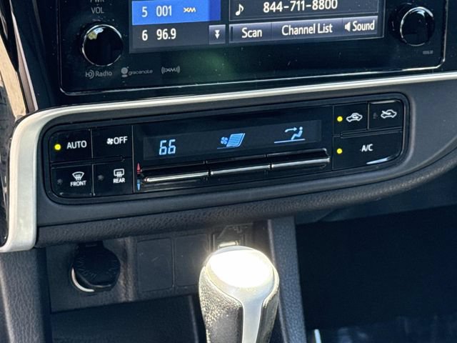 Used 2018 Toyota Corolla LE w/ LE Premium Package w/Moonroof FWD image 22