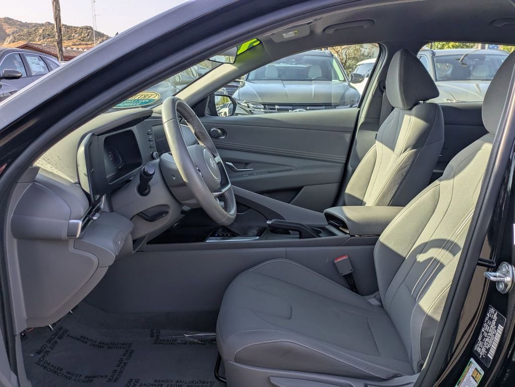 Certified 2025 Hyundai Elantra Sport image 14