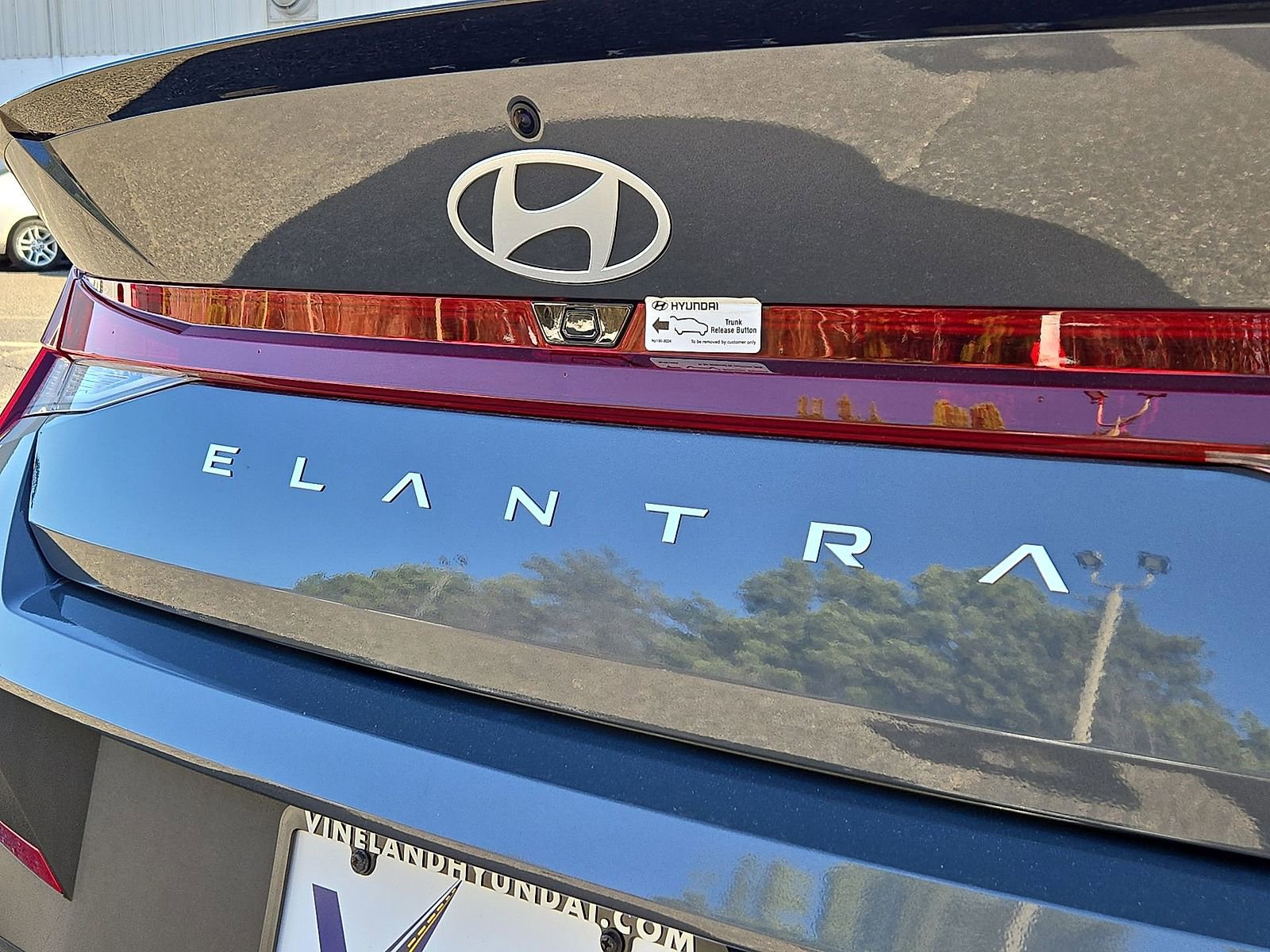 Certified 2025 Hyundai Elantra Sport image 29